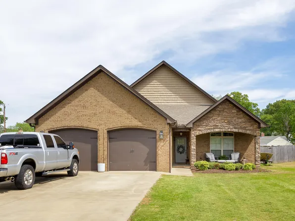 707 Dearborn Ave, Muscle Shoals, AL 35661