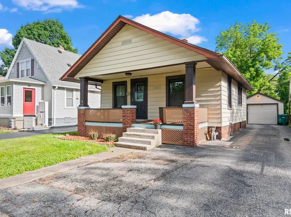 2352 E Converse Ave, Grandview, IL 62702