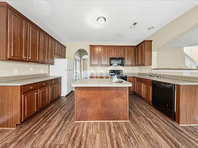 149 Pasadena Rd — Photo 4