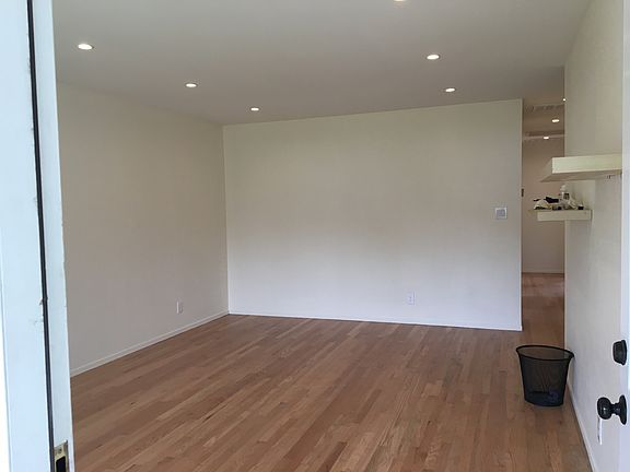 3rd image of 336 Plateau Ave