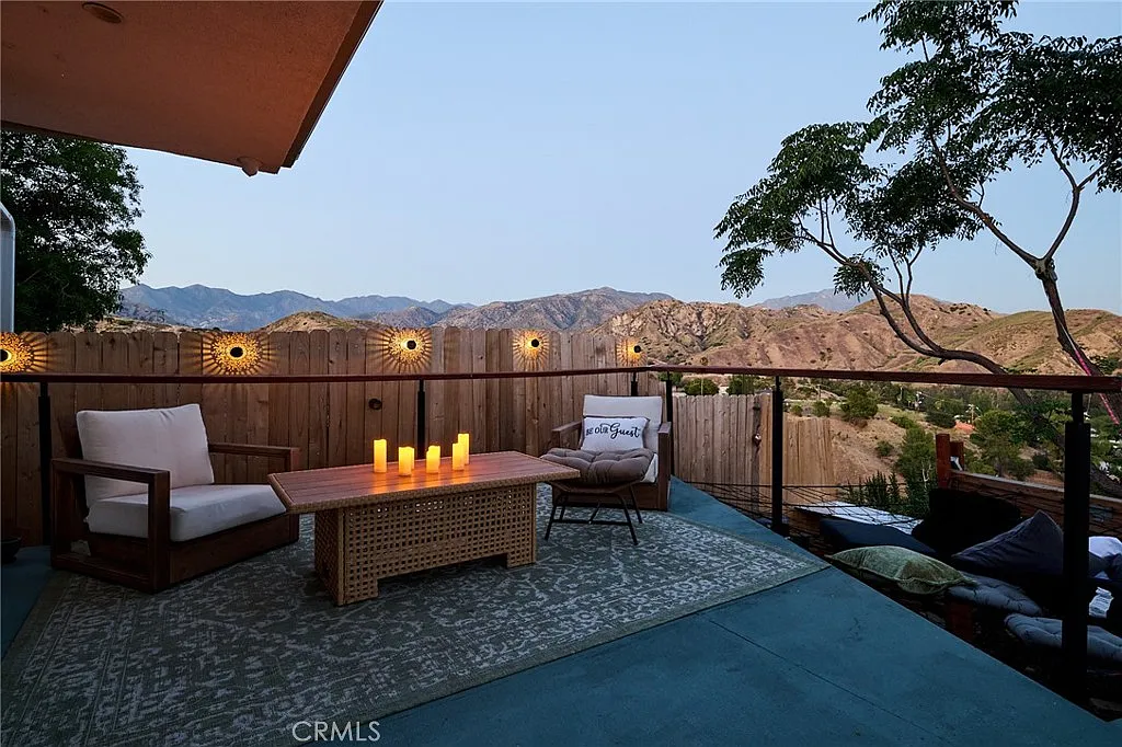 1 bed, 903 sqft, $5,997 — Photo 1