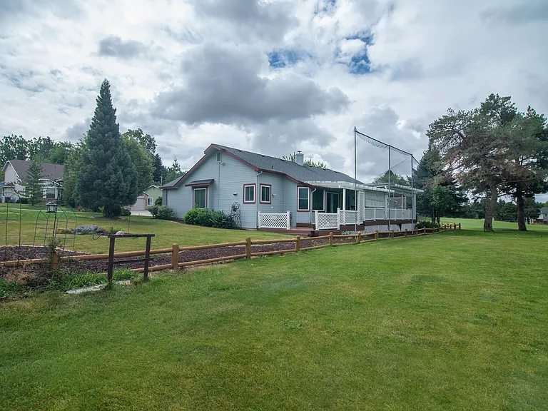 799 N Harvey Ln — Photo 33