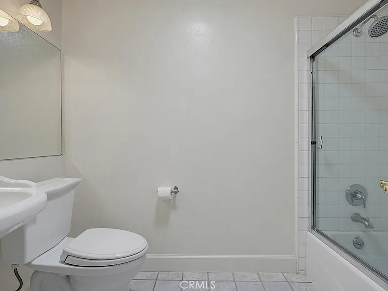 2705 E Jacaranda Ave — Photo 55