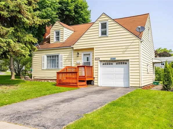 12 Queensboro Rd, Rochester, NY 14609