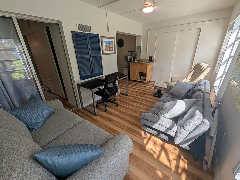 Bonus room with futon and small desk