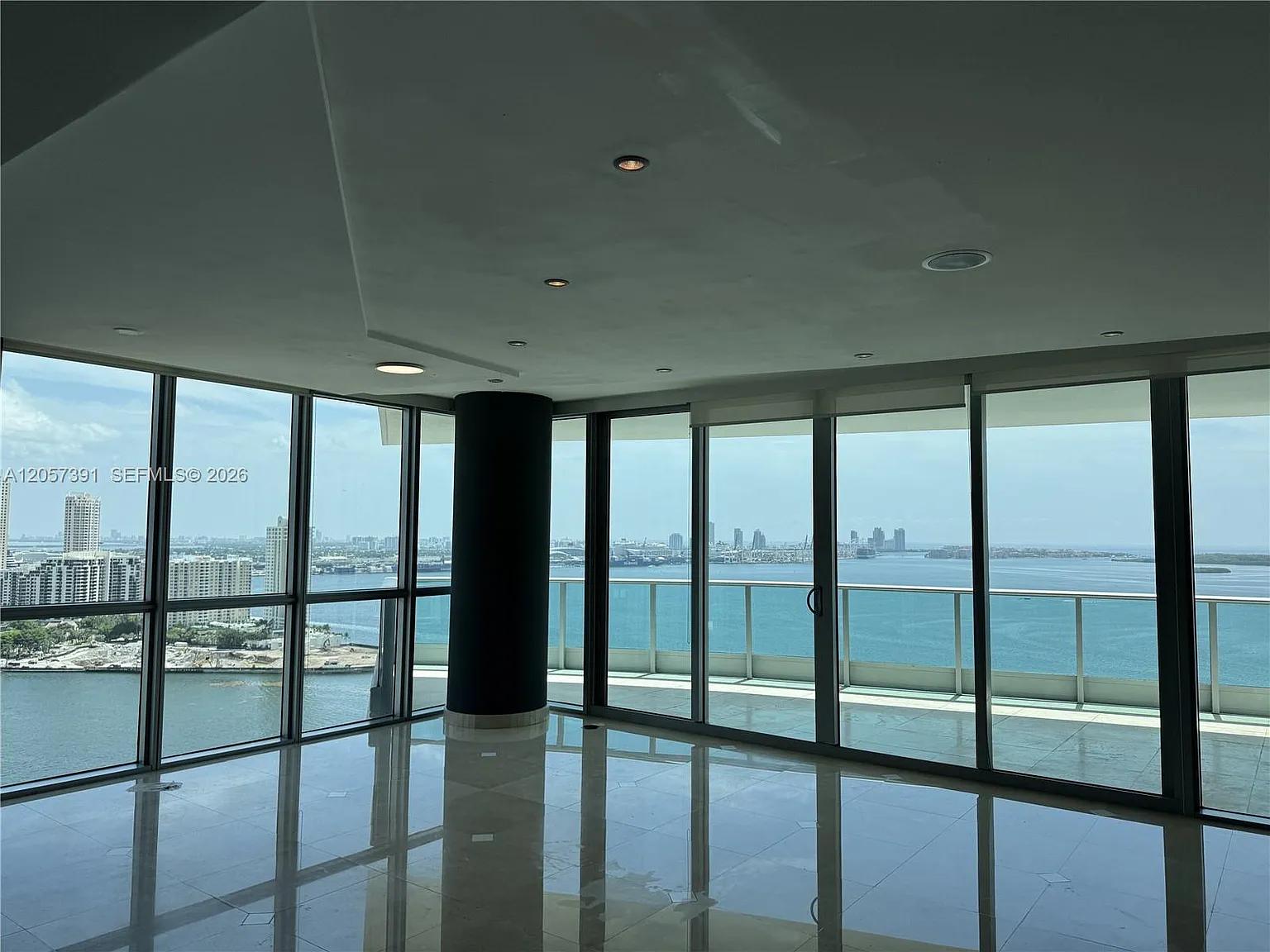 Jade Residences At Bricke — Photo 1
