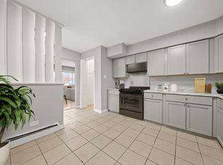 6933 S Jeffery Blvd #103, Chicago, IL 60649