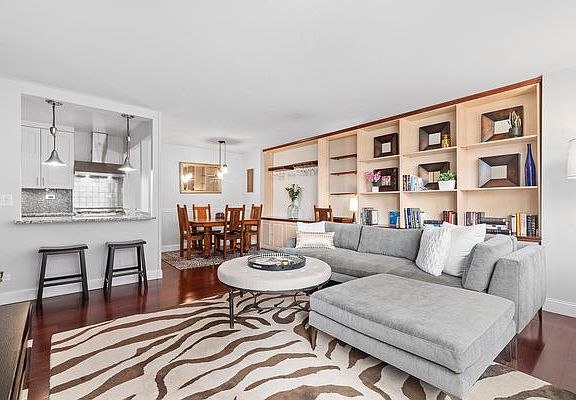5th image of 1623 3rd Ave APT 8G