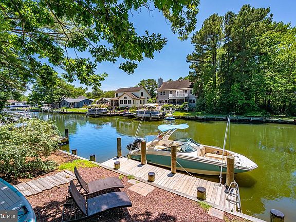 2nd image of 32 Driftwood Ln