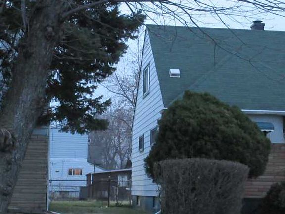 4th image of 306 White St