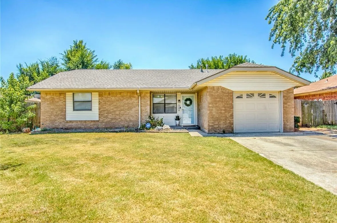 3 bed, 1486 sqft, $1,800 — Photo 1