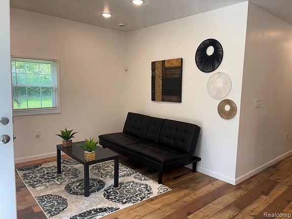 4th image of 15044 Dacosta St #1