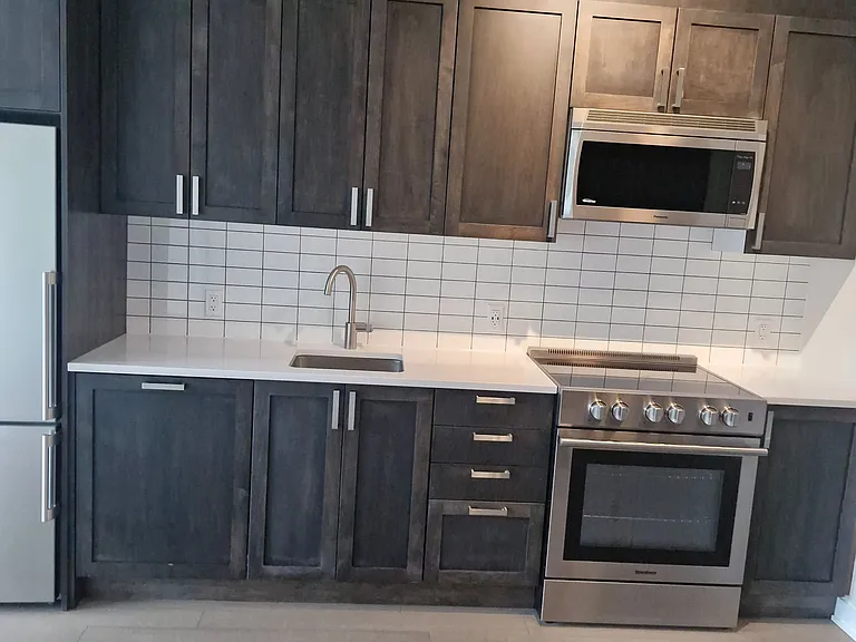 360 Deschatelets Ave #104 — Photo 25