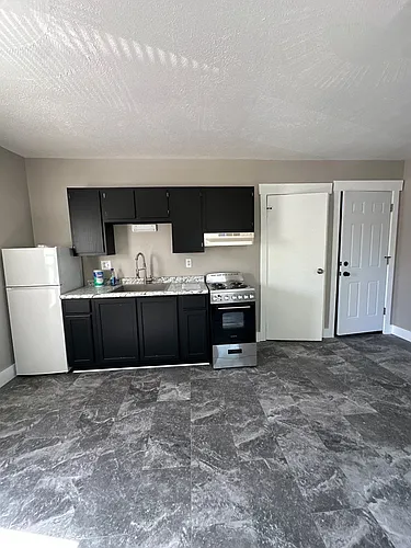 423 Hull St #202 Photo 1