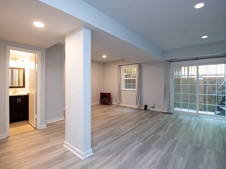 3202 Adams Ct — Photo 19