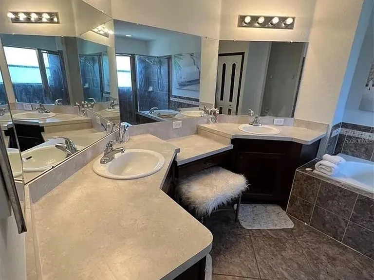 2641 Sunset Cir — Photo 11