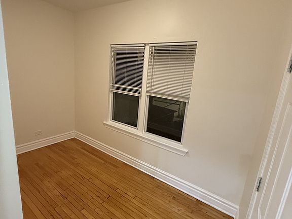 3rd image of 4929 N Albany Ave APT 2