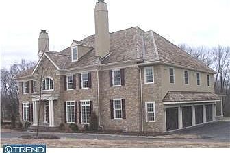 5th image of 132 Waverly Cir