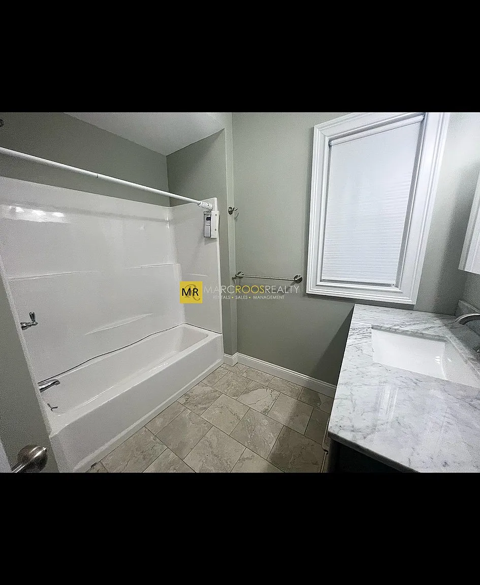 3 bed, 9999 sqft, $3,750 — Photo 3