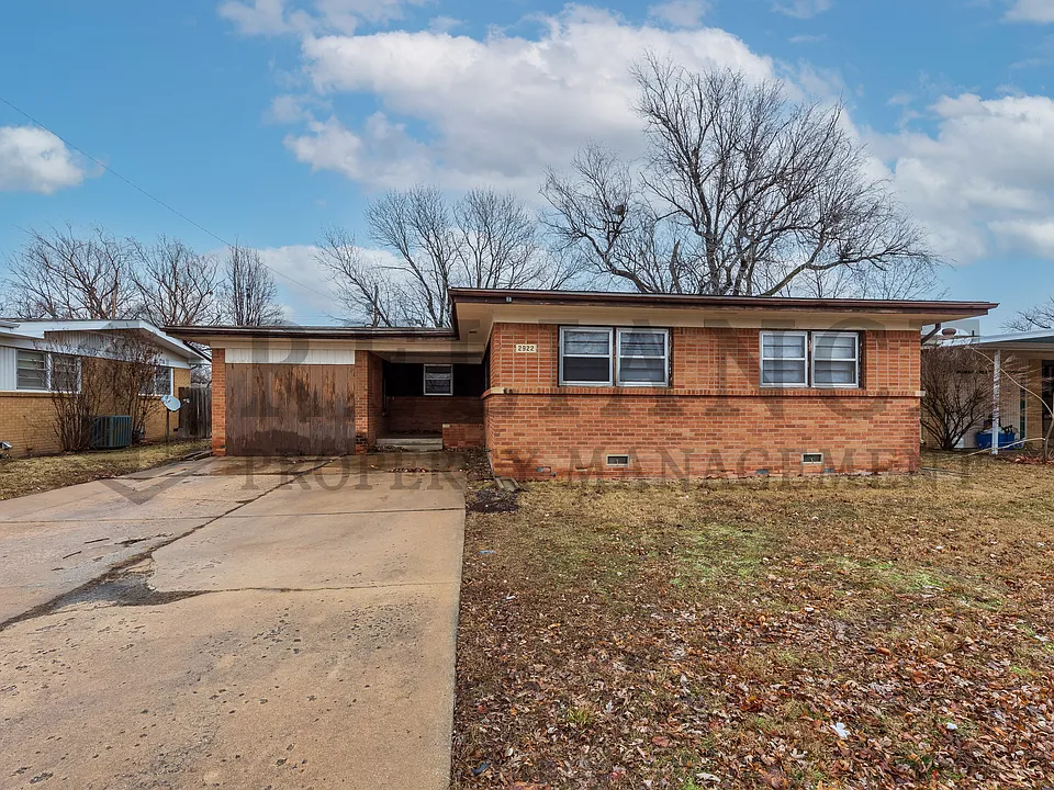 2922 S Euclid Ave
