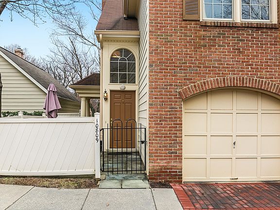 2nd image of 10809 Luxberry Dr