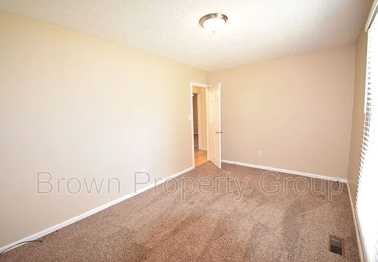 333 McFadyen Dr — Photo 10