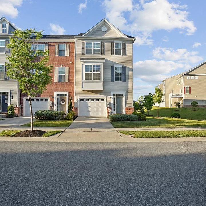 1st image of 9616 Eaves Dr