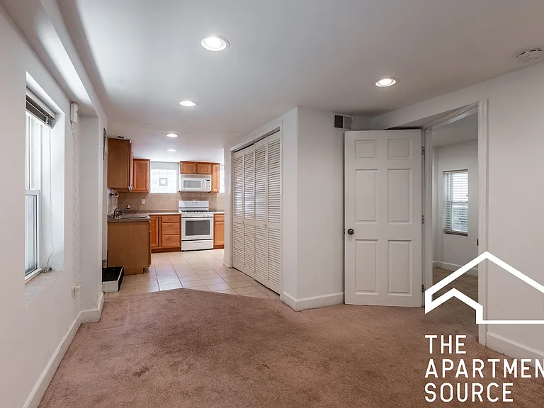 1821 W Cortland St #CH1 — Photo 4