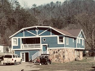 957 Fishtrap Rd, Shelbiana, KY 41562