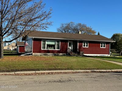 303 S Raymond St, Northwood, ND, 58267