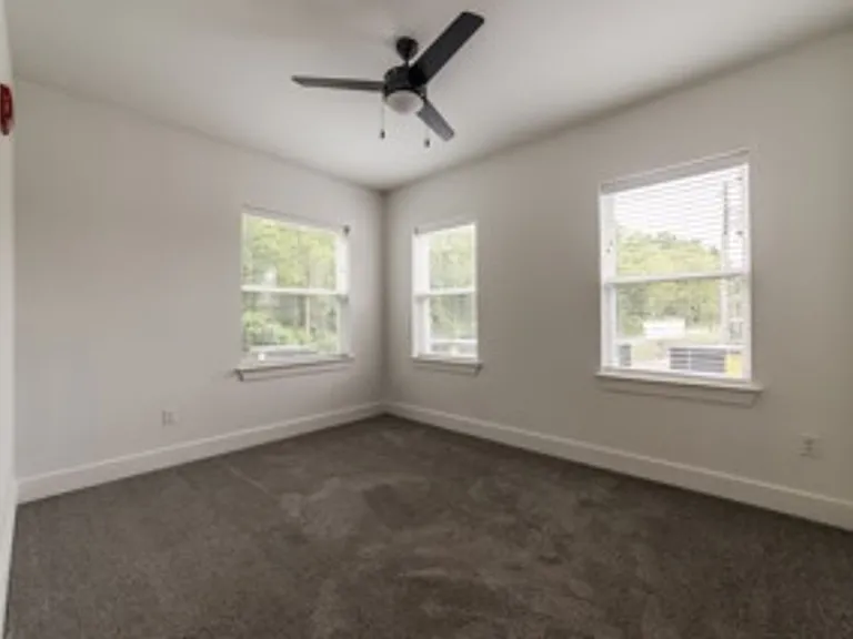 South Creekside Apartments — Photo 23