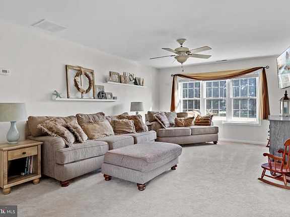 3rd image of 109 Willow Brooke Ct