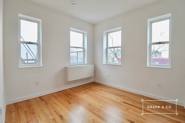 Rented by Grand & Co. | media 6