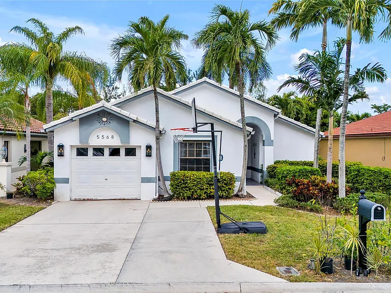 5568 American Cir — Photo 3