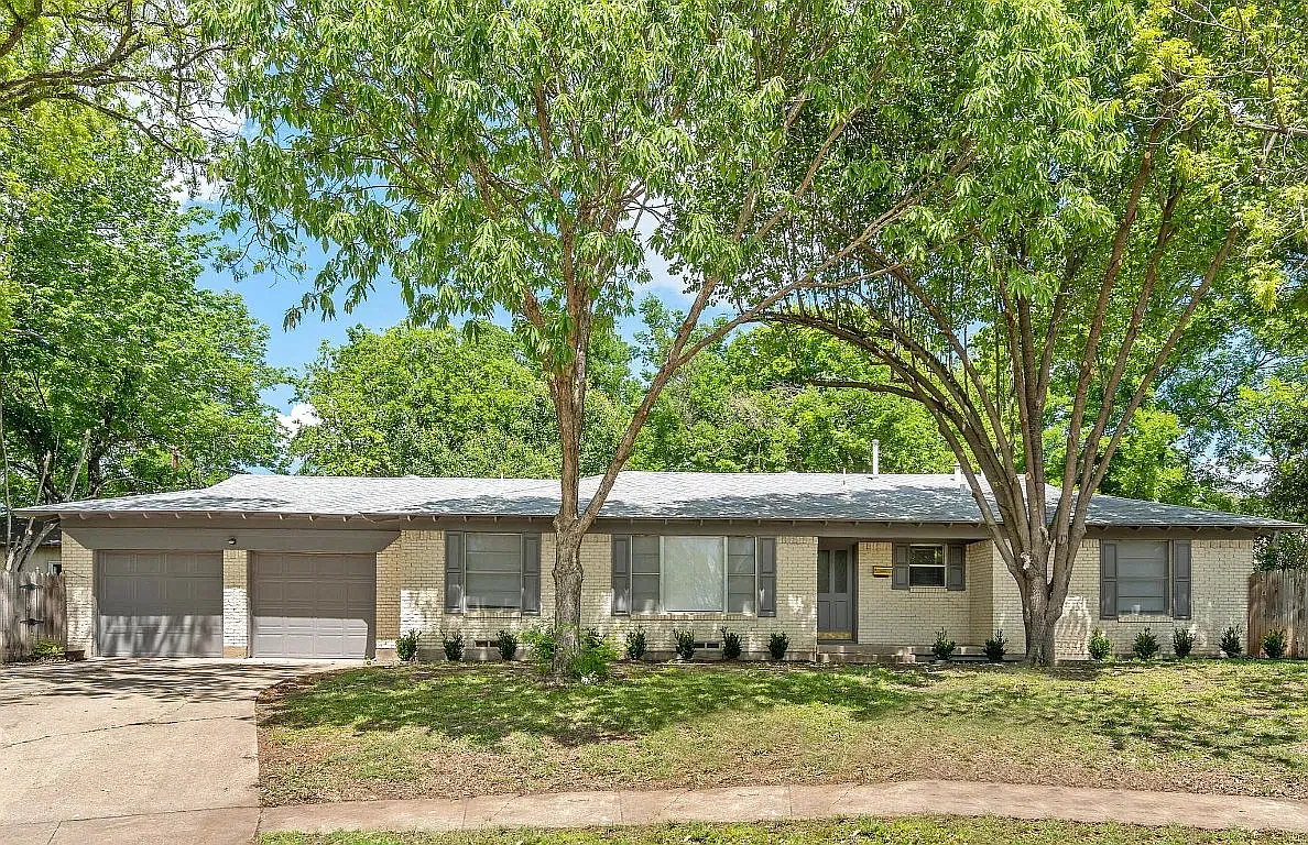 3 bed, 1636 sqft, $3,700 — Photo 1