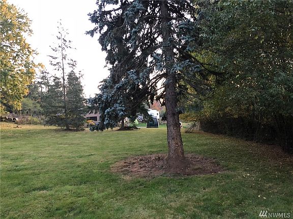 3rd image of 3300 E Sunset Dr