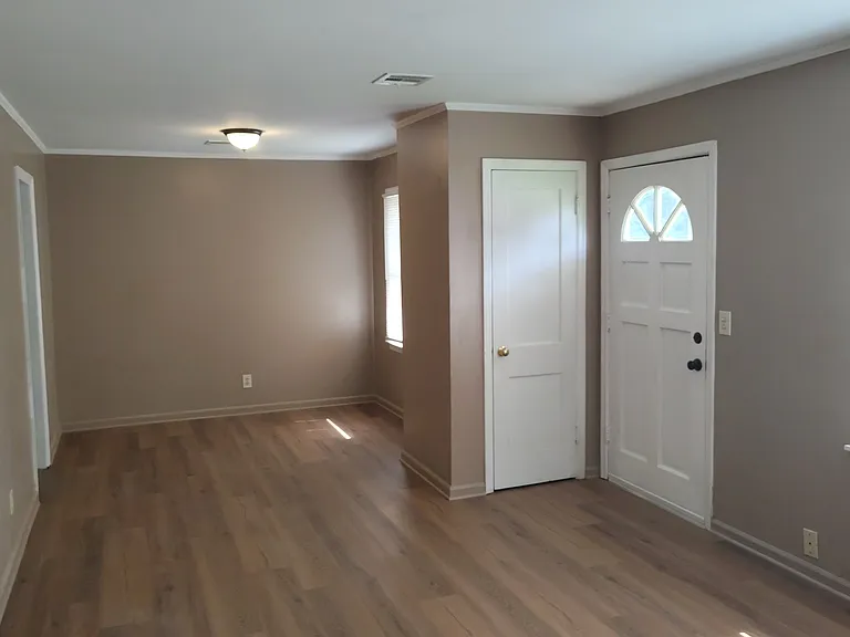 5692 N Lewis Ave — Photo 18