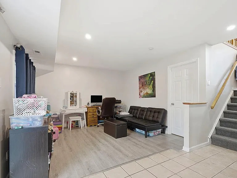 198 Village Dr — Photo 19