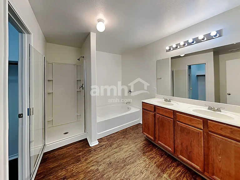 742 Mission Ln — Photo 12