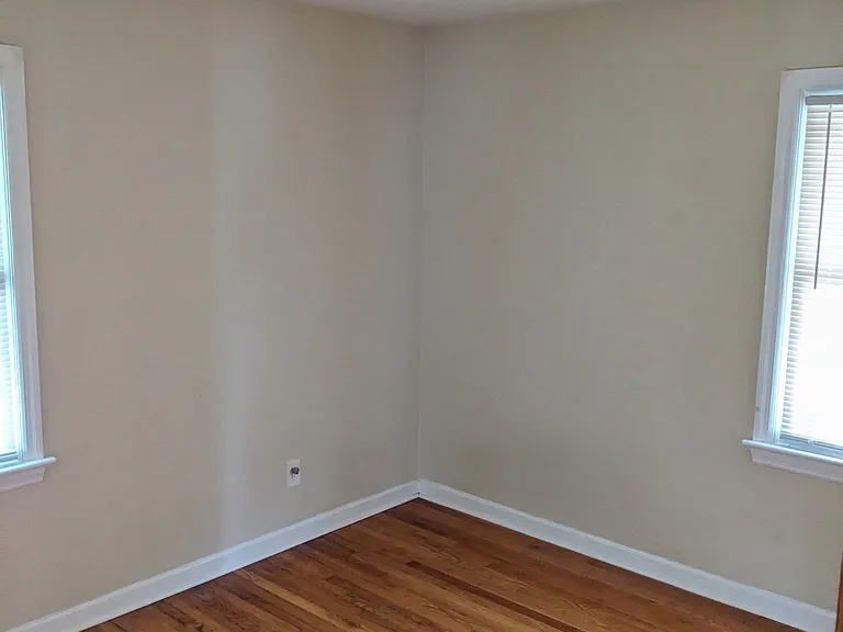 9226 Guthrie Ave — Photo 5