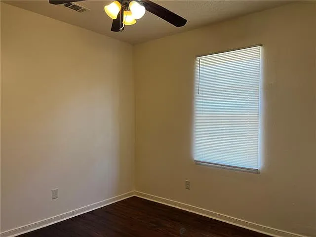 2 bed, 1.0 bath, 624 sqft, $1,400 — Photo 2