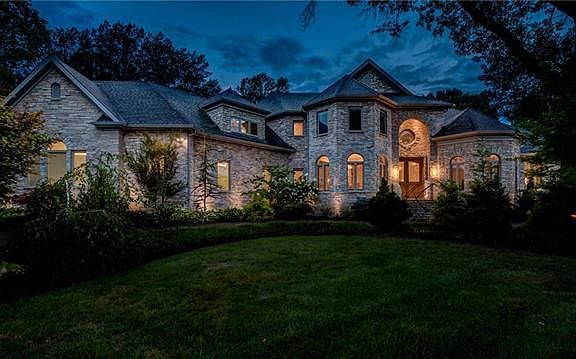 Welcome home to stunning 45 Lynnbrook!