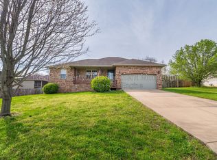 732 E Gallup Hill Rd, Nixa, MO 65714