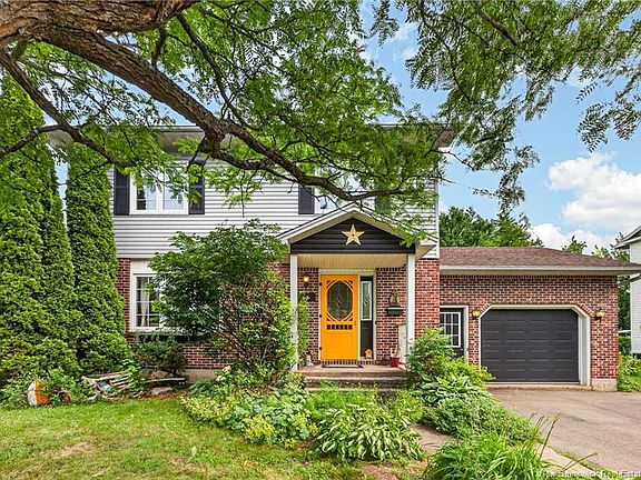 2nd image of 64 Bridlewood Way