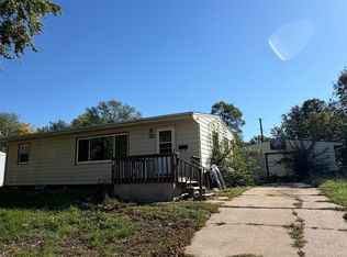 864 S Day Ave, Sioux Falls, SD 57103