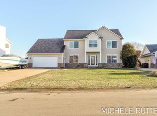 1399 Woodfield Dr, Zeeland, MI 49464