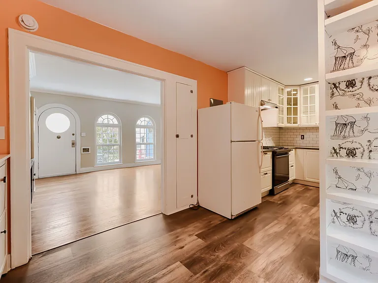 909 NE Brazee St #11 — Photo 7