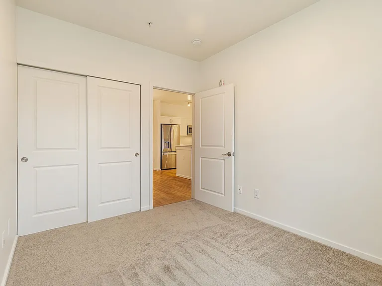 Creekside Apartments — Photo 52