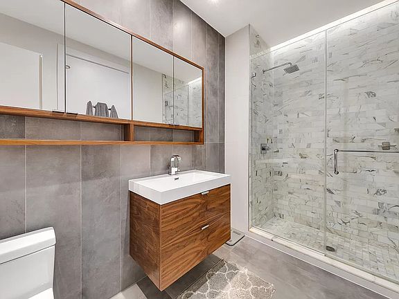 5th image of 226 Clifton Pl APT 4A