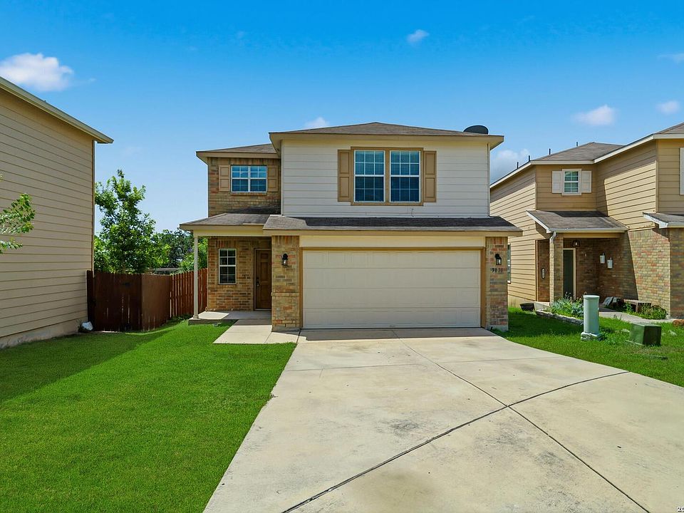 1st image of 3818 Hickory Arch